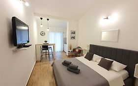 Apartments Dejana Stinjan