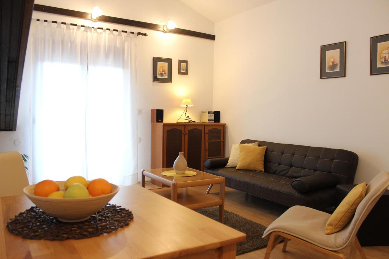 Apartments Dejana Štinjan Esterno foto